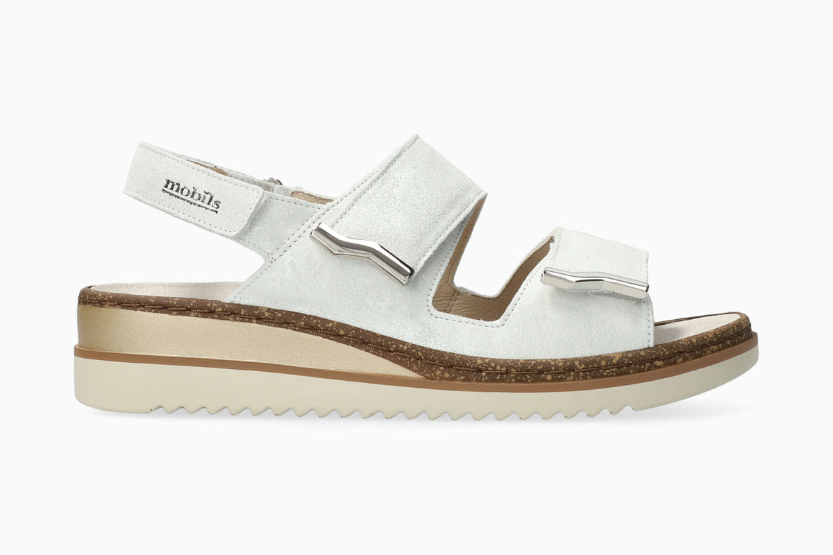Darcie - White | M8QK