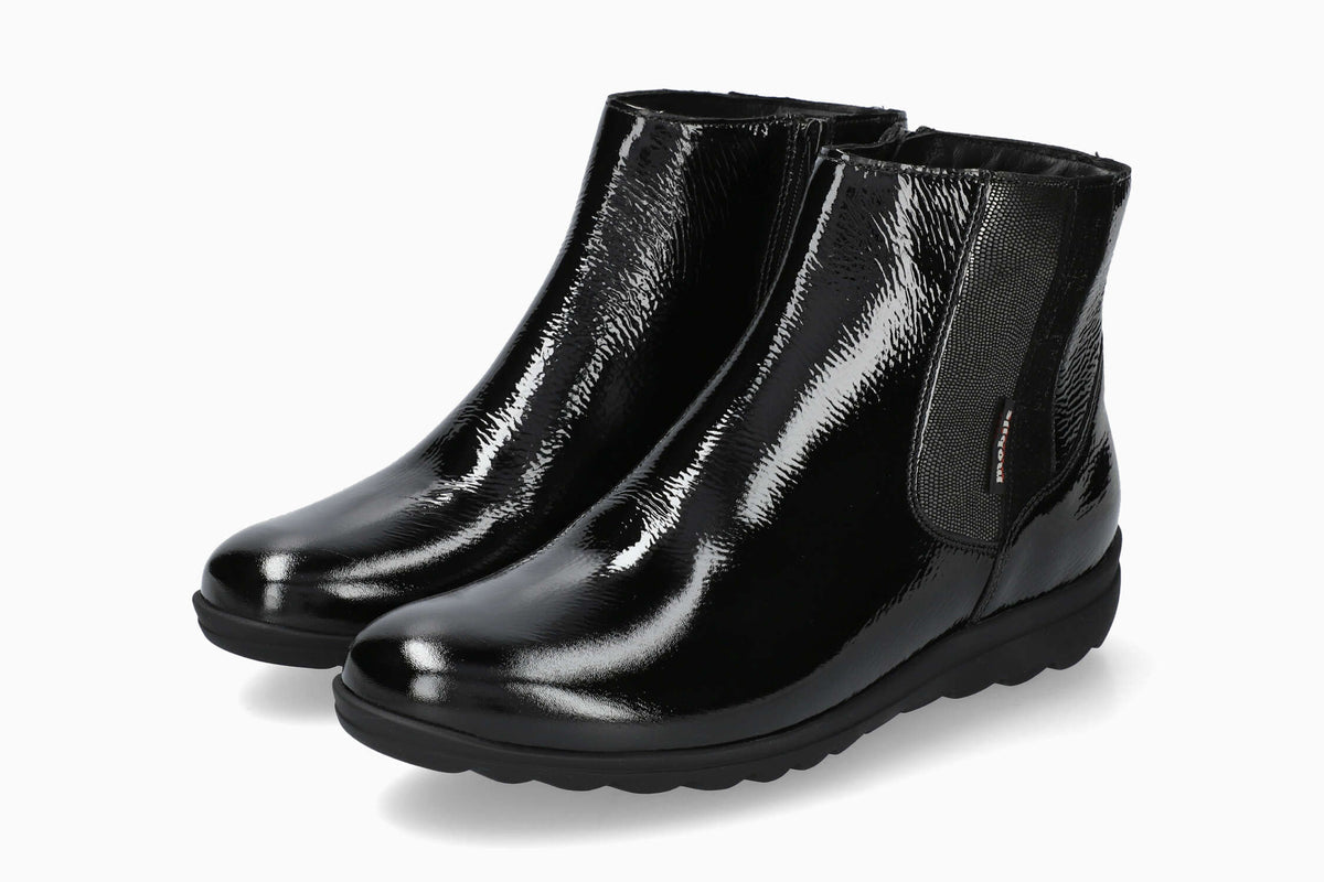 Neora - Black | M9DC