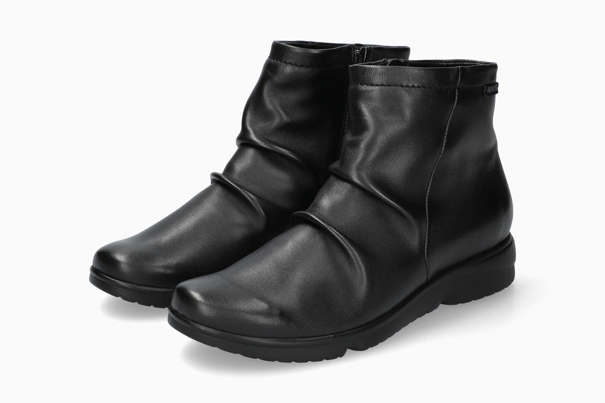 Rezia - Black | M9GW