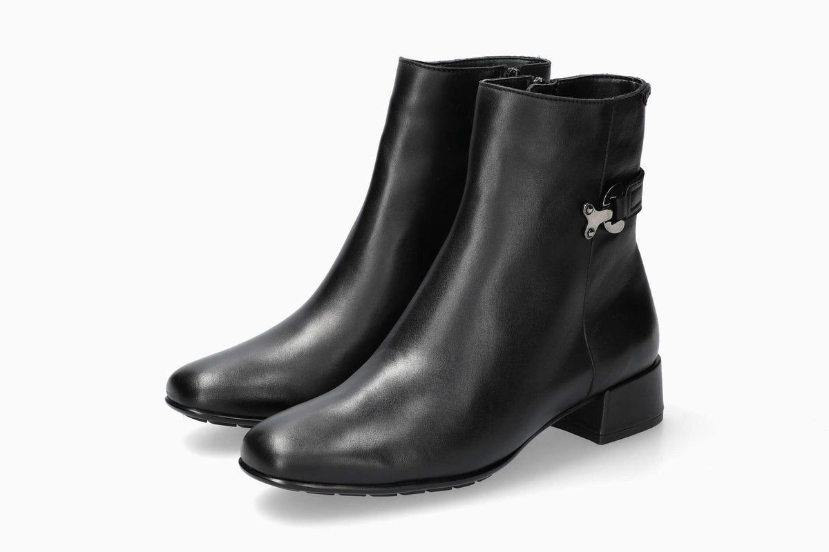 Johana - Black | MQ19